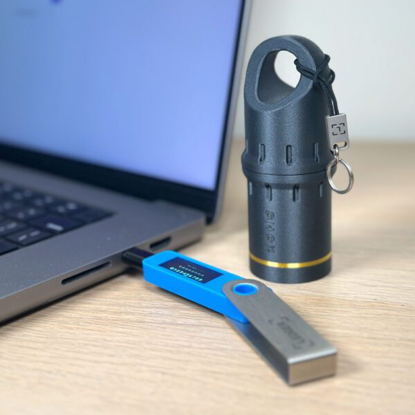 ledger nano case laptop